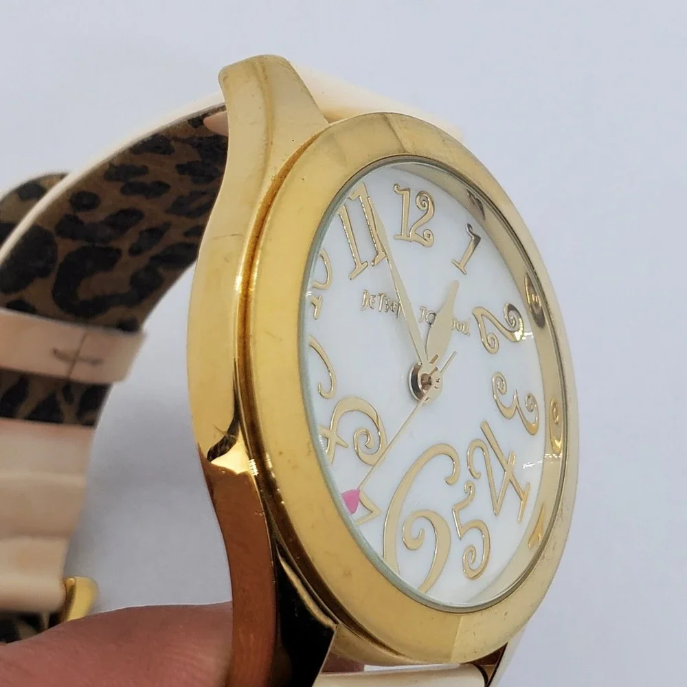 Betsey Johnson Women's Watch 40MM White Dial Gold Case Cream‎ Bands New Battery